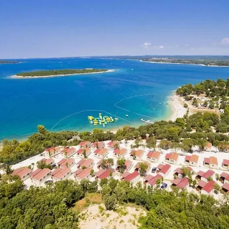 In With Terrace And Wi-fi Holiday home Pula